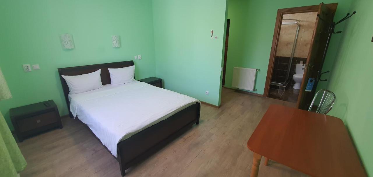 Luxor Inn & Suites Çernivtsi Dış mekan fotoğraf