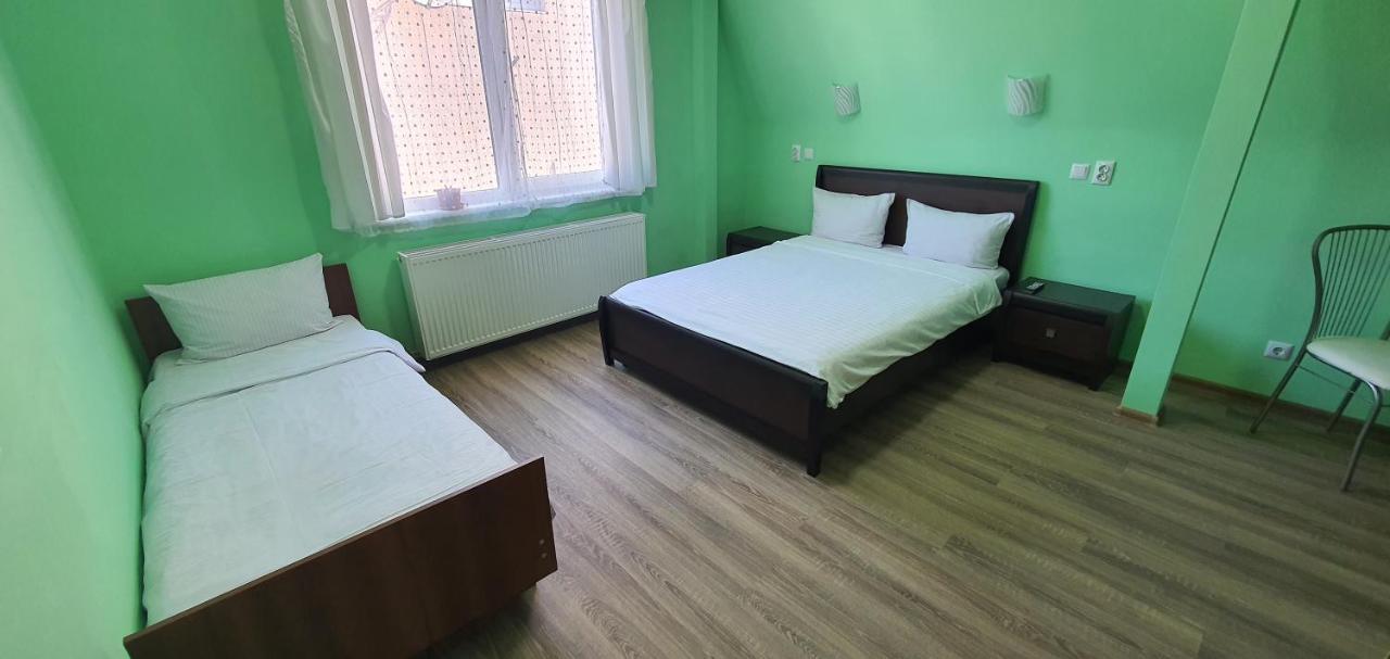 Luxor Inn & Suites Çernivtsi Dış mekan fotoğraf