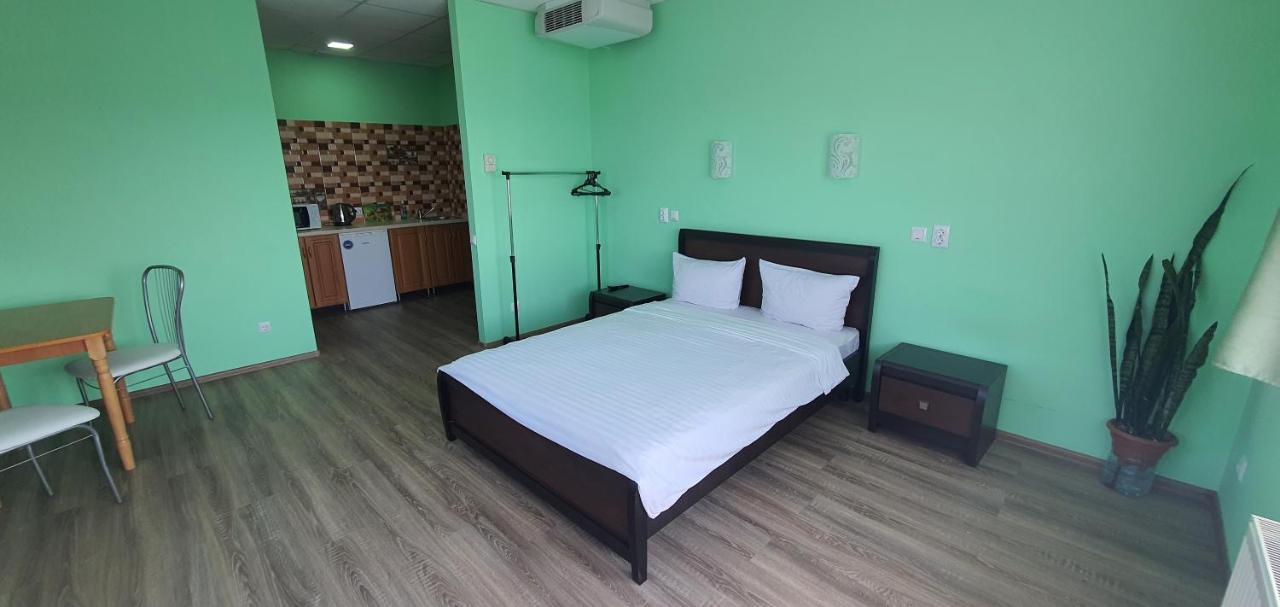 Luxor Inn & Suites Çernivtsi Dış mekan fotoğraf